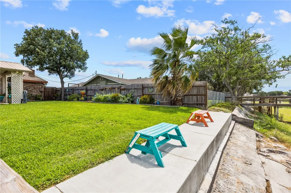 116 Sunset Drive Mathis, TX 78368