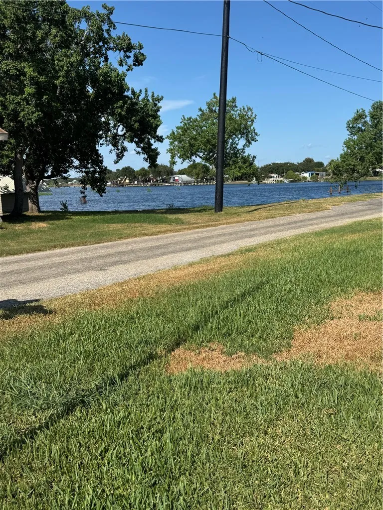 116 Sunset Drive Mathis, TX 78368