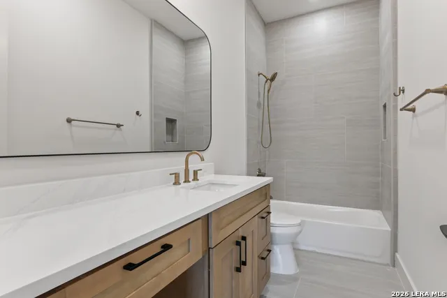 239 S Junius Peak Blanco, TX 78606
