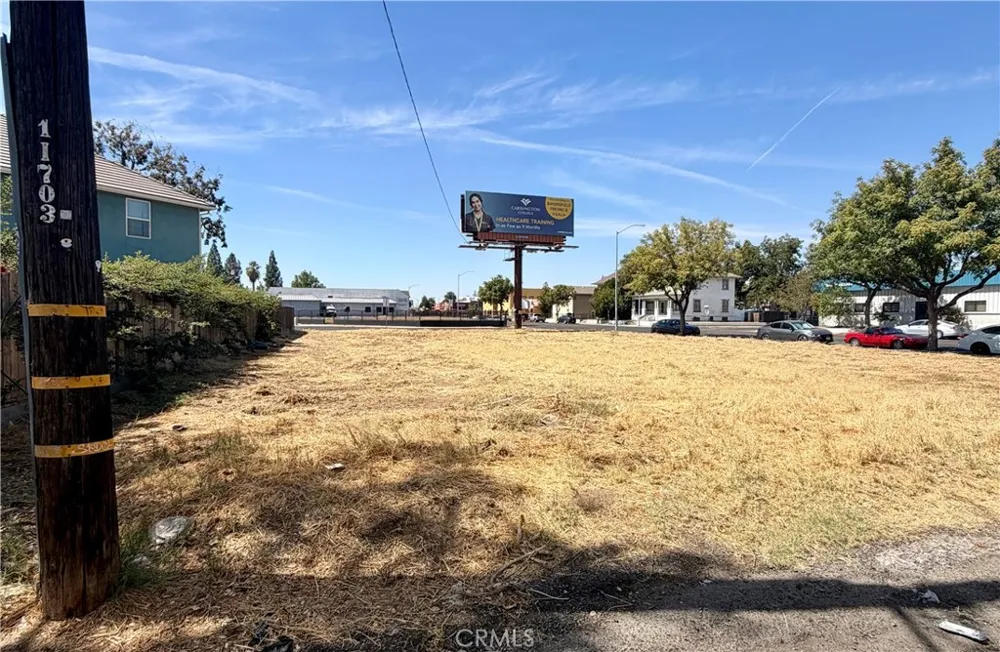 46610332 Divisadero Fresno, CA 93721