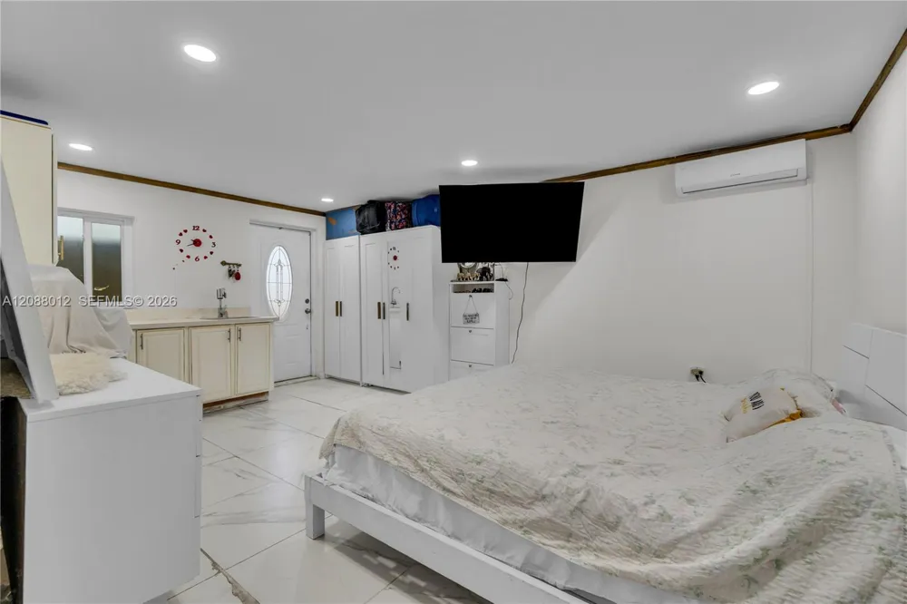 12501 NW 22nd Ave Miami, FL 33167
