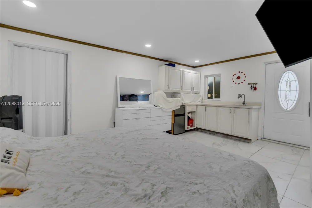 12501 NW 22nd Ave Miami, FL 33167