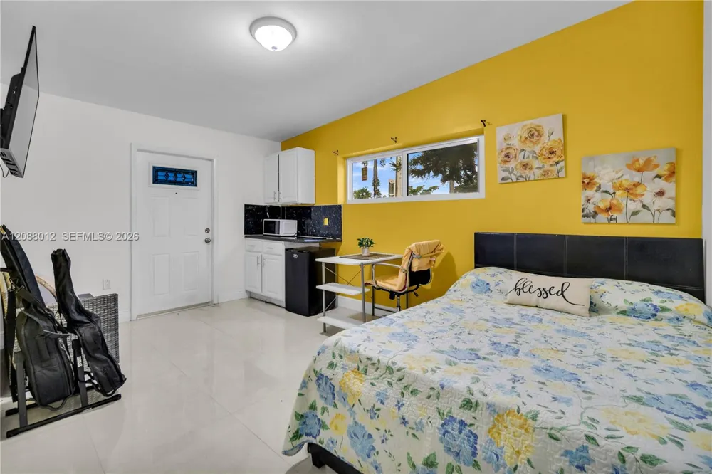 12501 NW 22nd Ave Miami, FL 33167