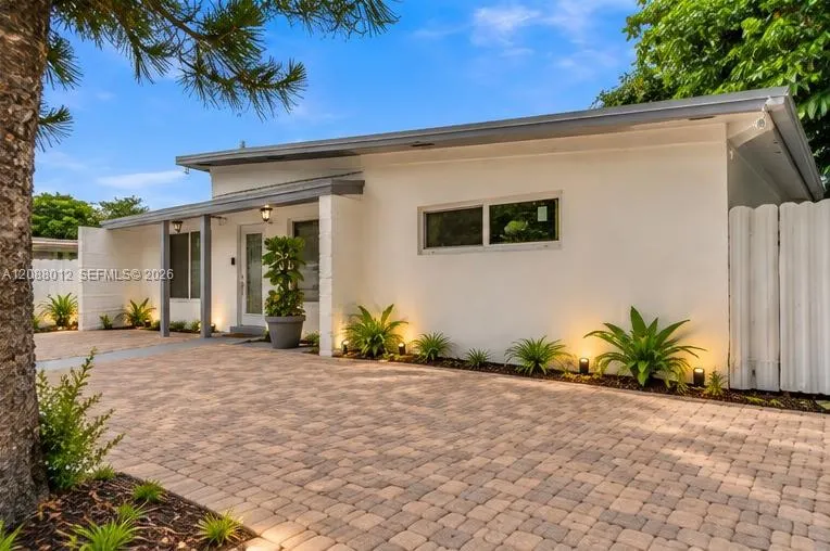 12501 NW 22nd Ave Miami, FL 33167