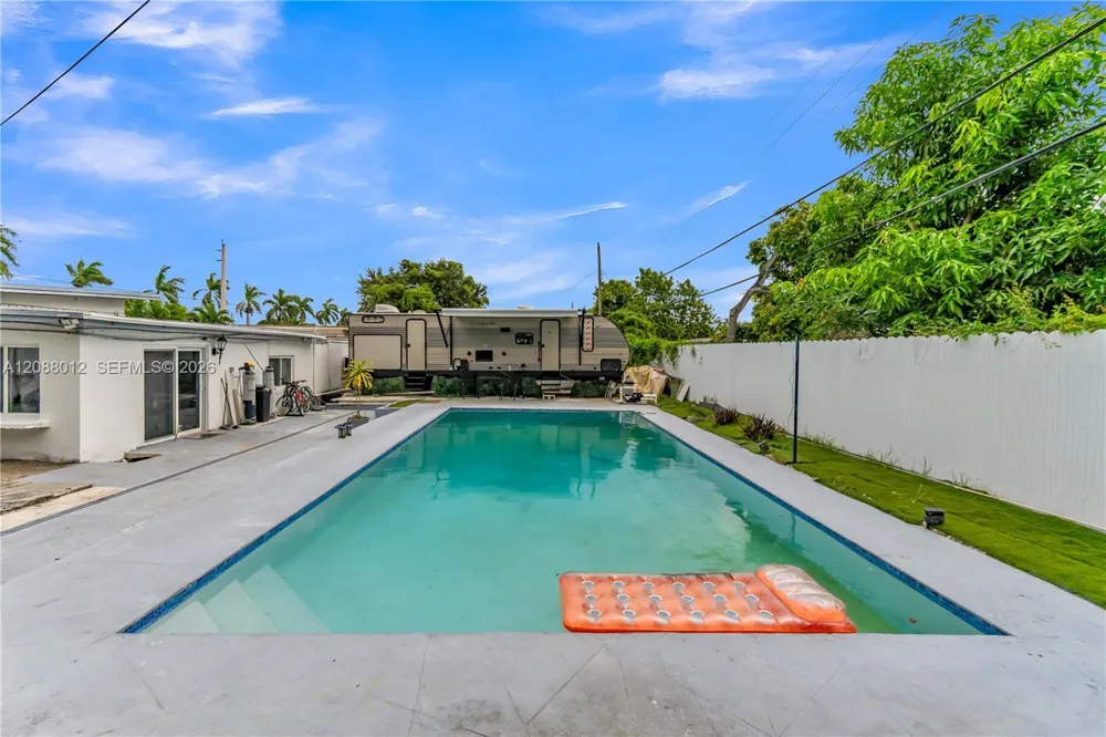 12501 NW 22nd Ave Miami, FL 33167