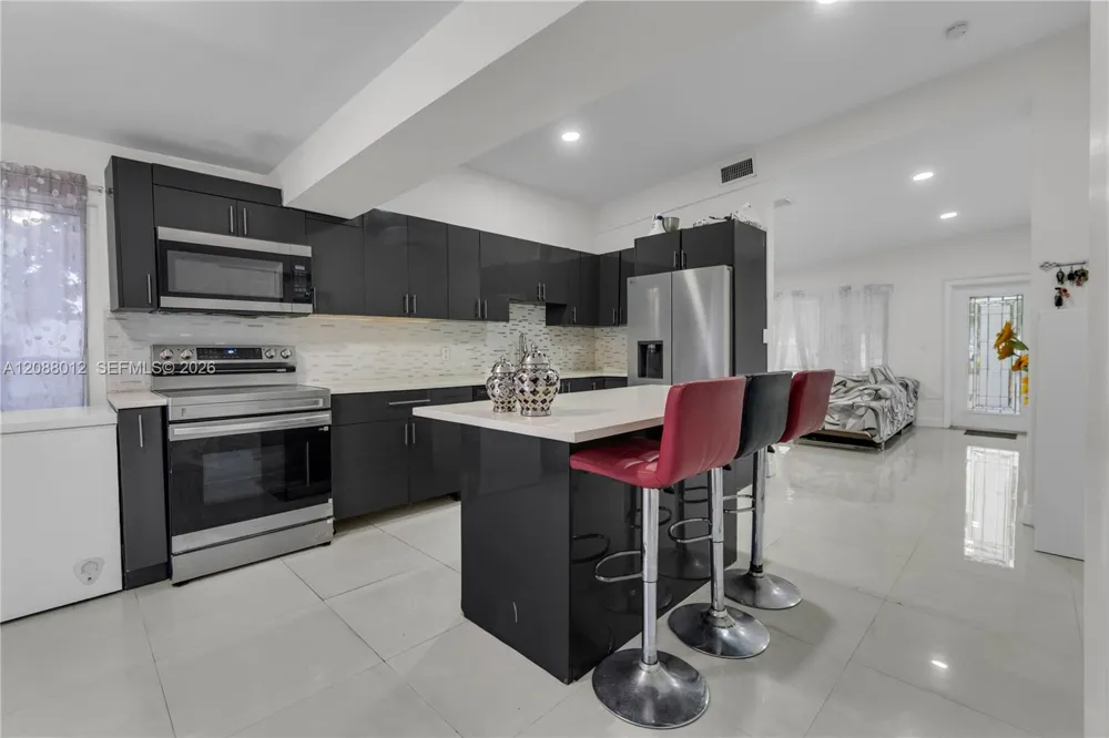 12501 NW 22nd Ave Miami, FL 33167