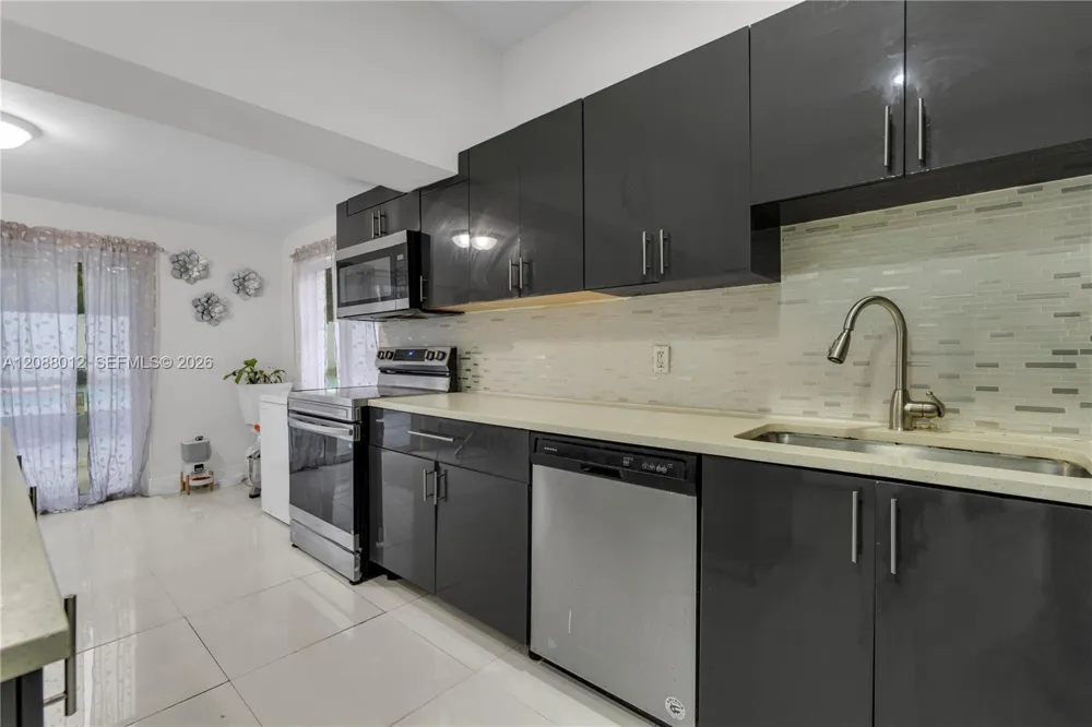 12501 NW 22nd Ave Miami, FL 33167