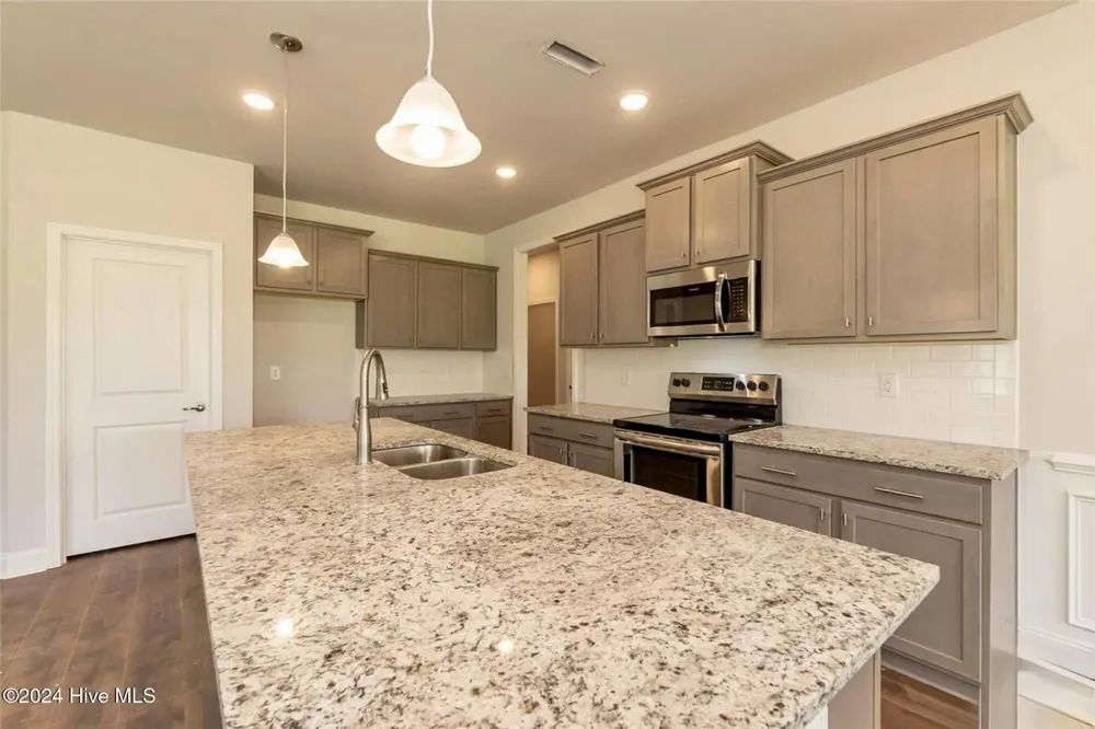 180 Seashore Street Grimesland, NC 27837