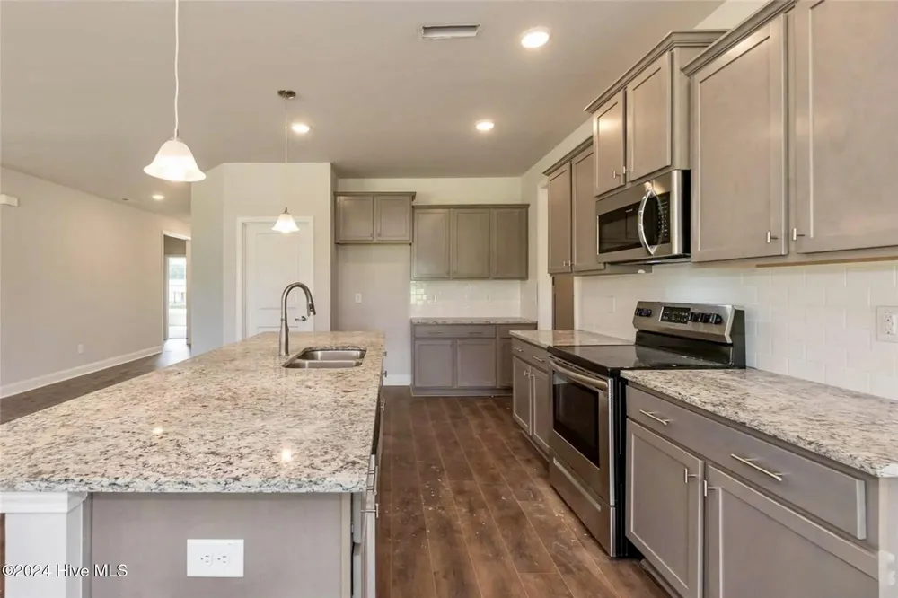 180 Seashore Street Grimesland, NC 27837
