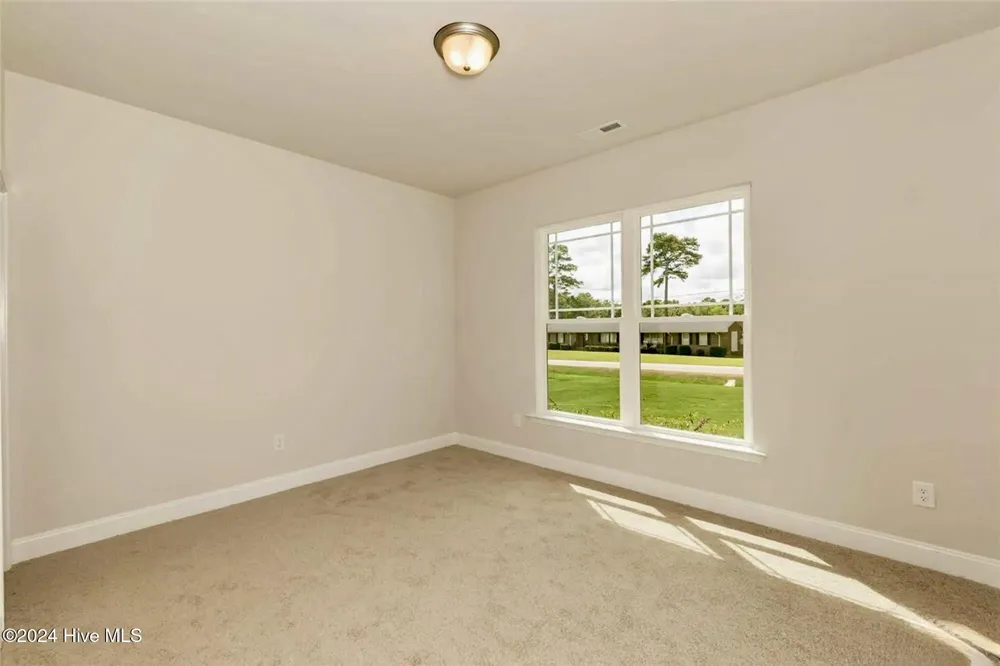 180 Seashore Street Grimesland, NC 27837