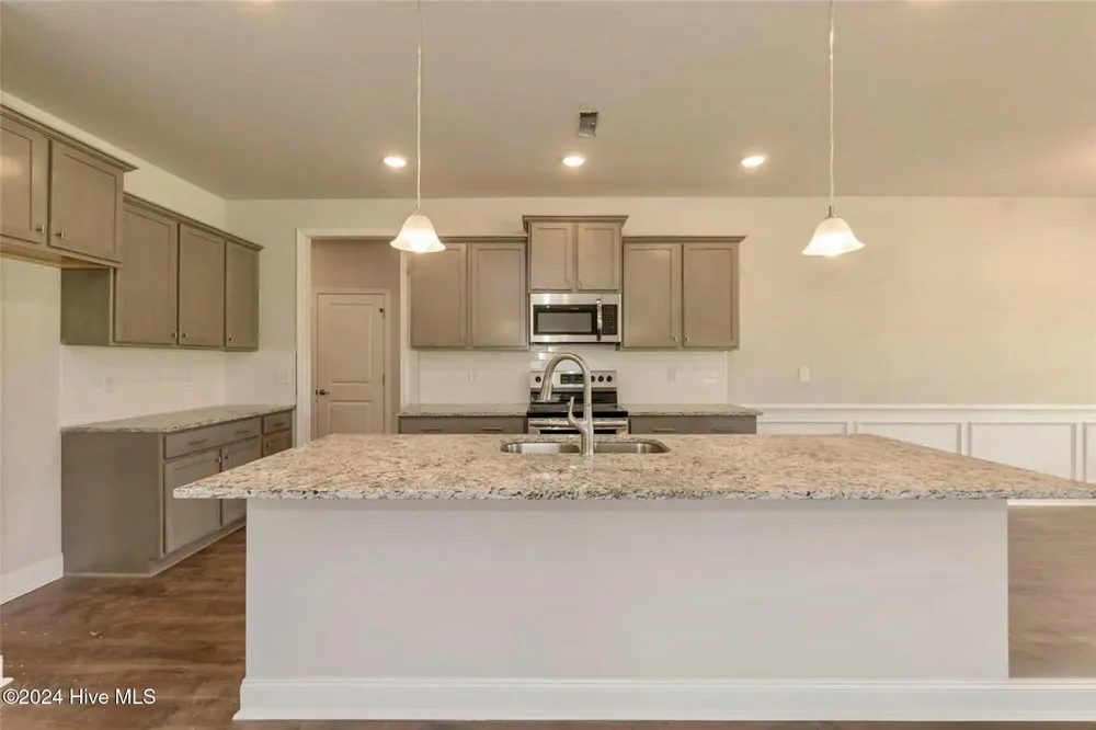 180 Seashore Street Grimesland, NC 27837