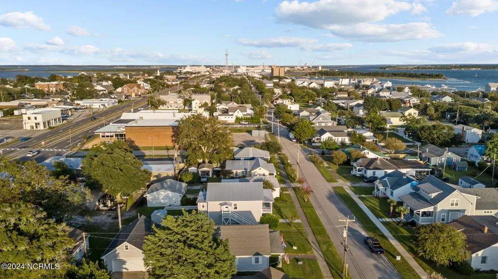 1406 Evans Street #B Morehead City, NC 28557