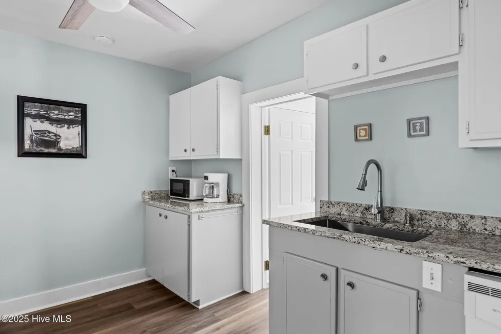 1406 Evans Street #B Morehead City, NC 28557