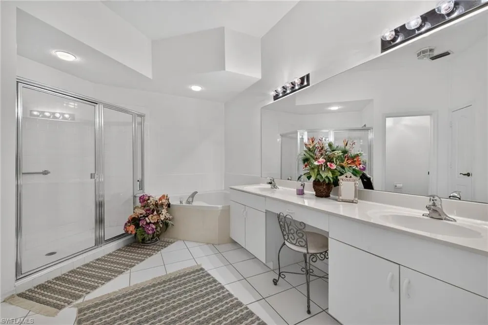 15173 Storrington Place #E-201 Naples, FL 34110