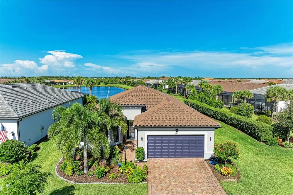 7683 SUMMERLAND COVE Lakewood Ranch, FL 34202