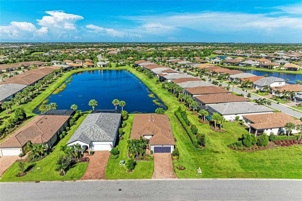 7683 SUMMERLAND COVE Lakewood Ranch, FL 34202