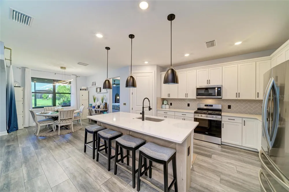7683 SUMMERLAND COVE Lakewood Ranch, FL 34202