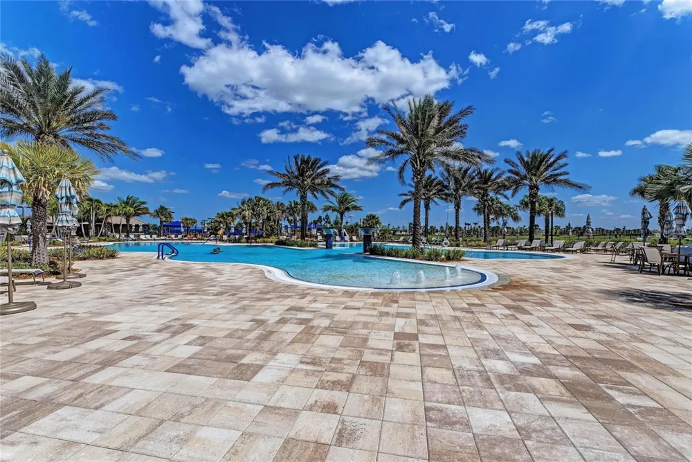 7683 SUMMERLAND COVE Lakewood Ranch, FL 34202