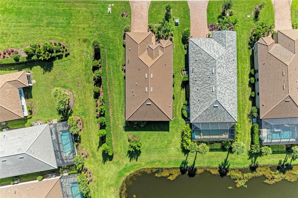 7683 SUMMERLAND COVE Lakewood Ranch, FL 34202