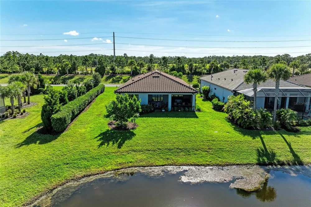 7683 SUMMERLAND COVE Lakewood Ranch, FL 34202