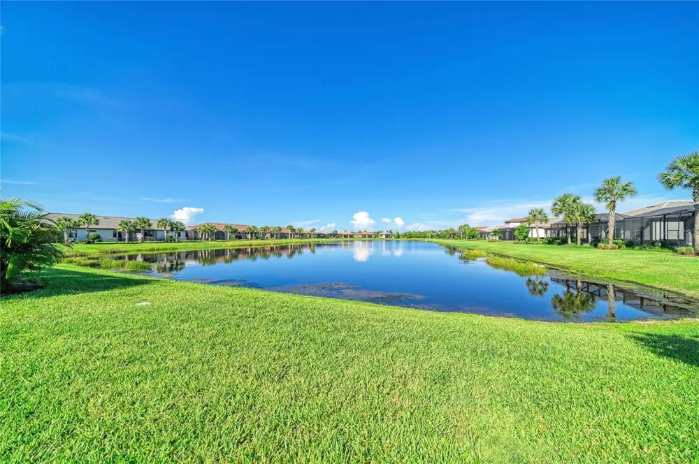 7683 SUMMERLAND COVE Lakewood Ranch, FL 34202