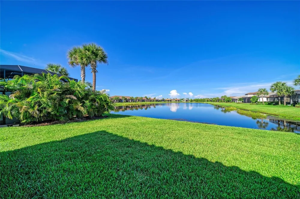 7683 SUMMERLAND COVE Lakewood Ranch, FL 34202
