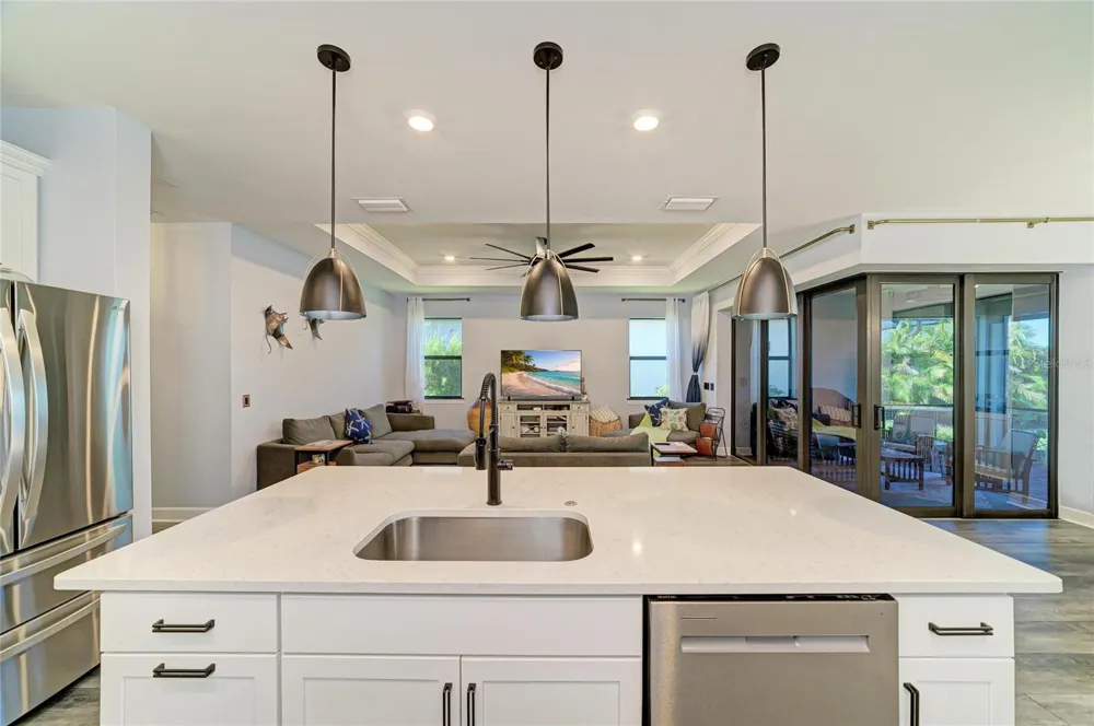 7683 SUMMERLAND COVE Lakewood Ranch, FL 34202