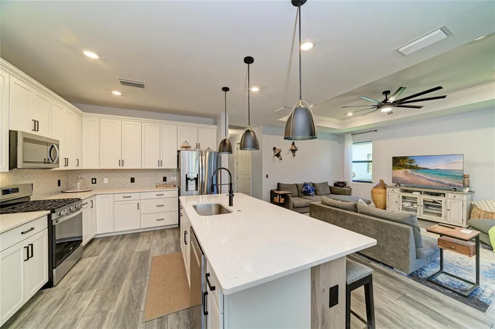 7683 SUMMERLAND COVE Lakewood Ranch, FL 34202