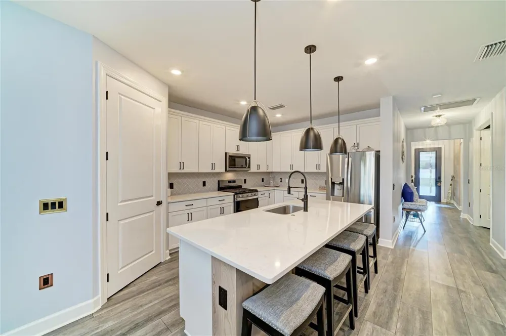 7683 SUMMERLAND COVE Lakewood Ranch, FL 34202