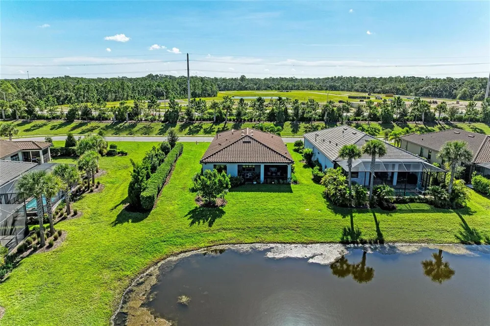 7683 SUMMERLAND COVE Lakewood Ranch, FL 34202
