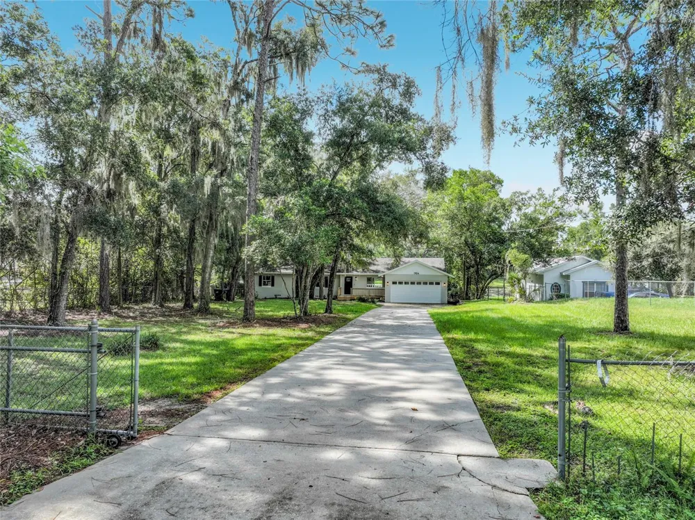 1904 LAKE ALMA DRIVE Apopka, FL 32712