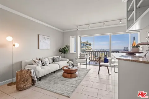 999 Doheny Drive