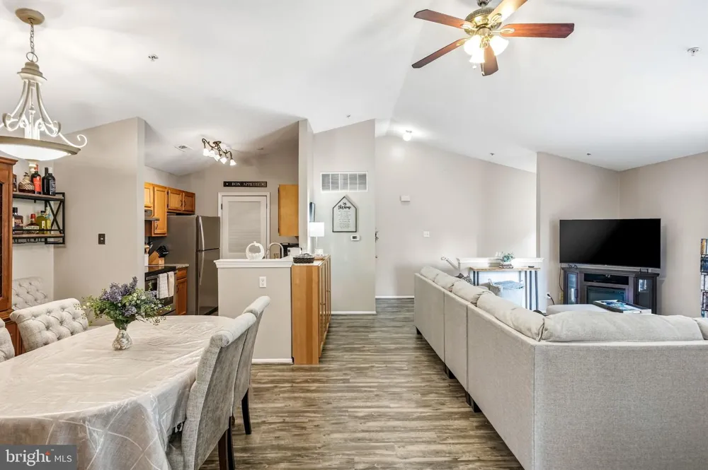 18 CRESTMONT DRIVE Mantua, NJ 08051