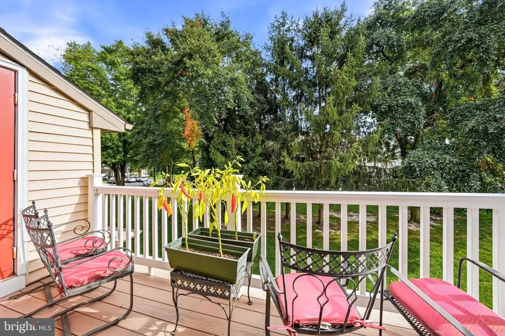 18 CRESTMONT DRIVE Mantua, NJ 08051