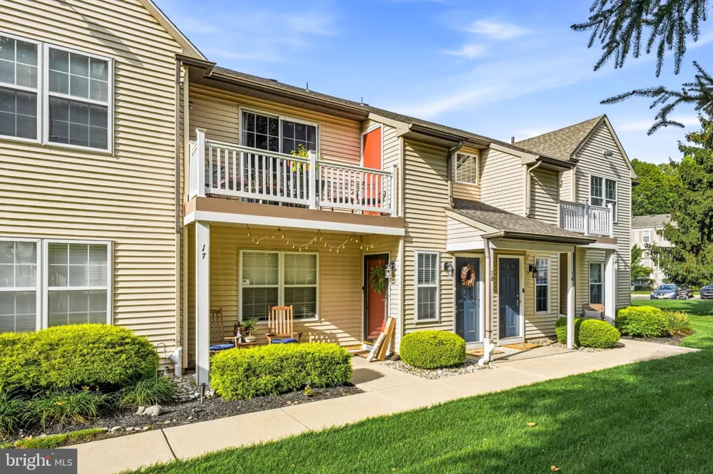 18 CRESTMONT DRIVE Mantua, NJ 08051