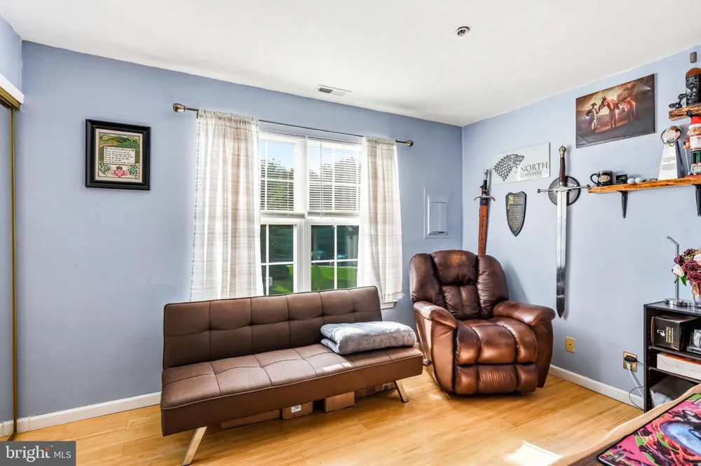 18 CRESTMONT DRIVE Mantua, NJ 08051
