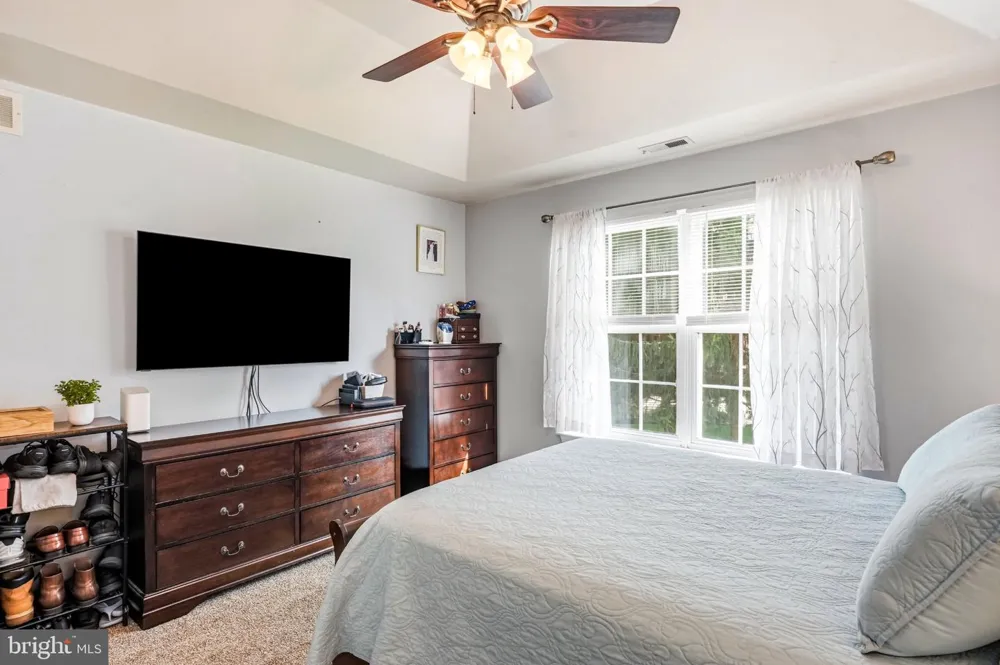 18 CRESTMONT DRIVE Mantua, NJ 08051