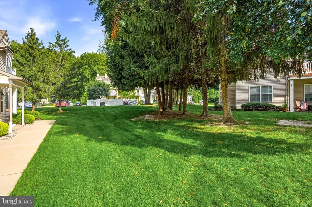 18 CRESTMONT DRIVE Mantua, NJ 08051