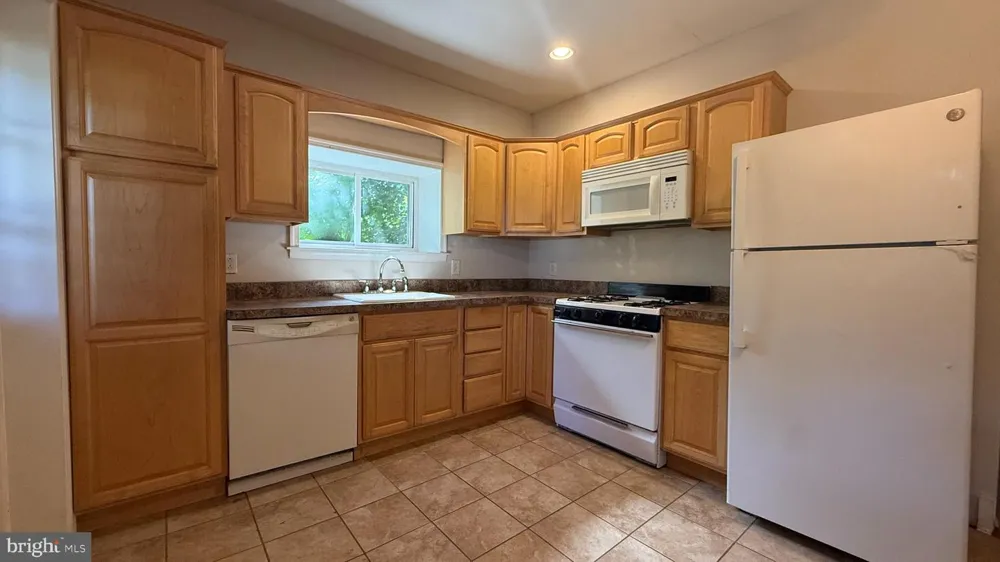 316 GERARD AVENUE #C Elkins Park, PA 19027