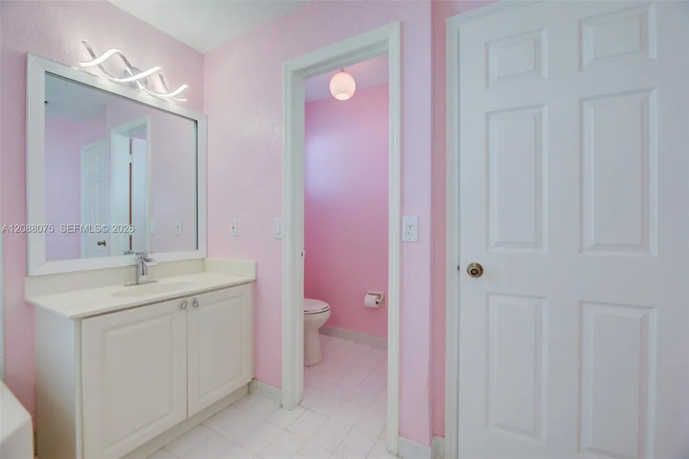 13945 S Cypress Cove Cir Davie, FL 33325