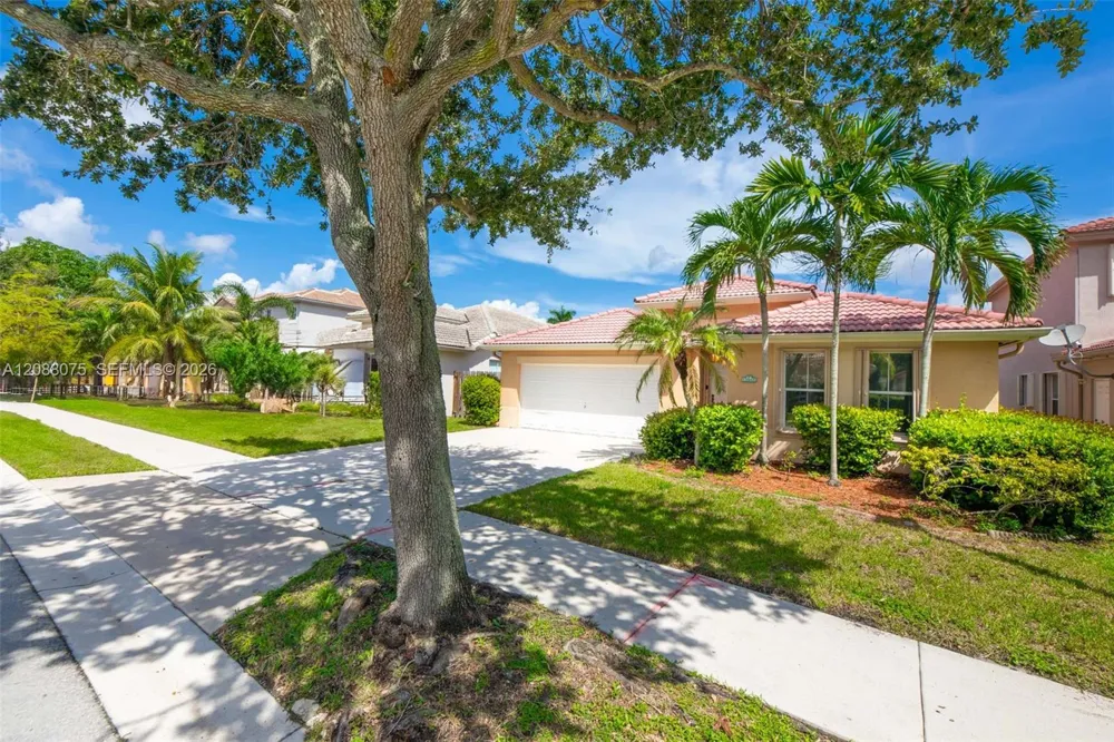 13945 S Cypress Cove Cir Davie, FL 33325