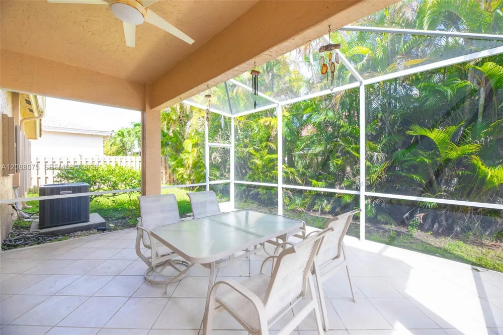 13945 S Cypress Cove Cir Davie, FL 33325