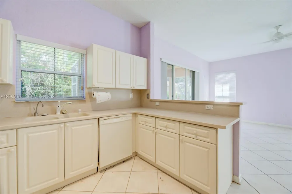 13945 S Cypress Cove Cir Davie, FL 33325