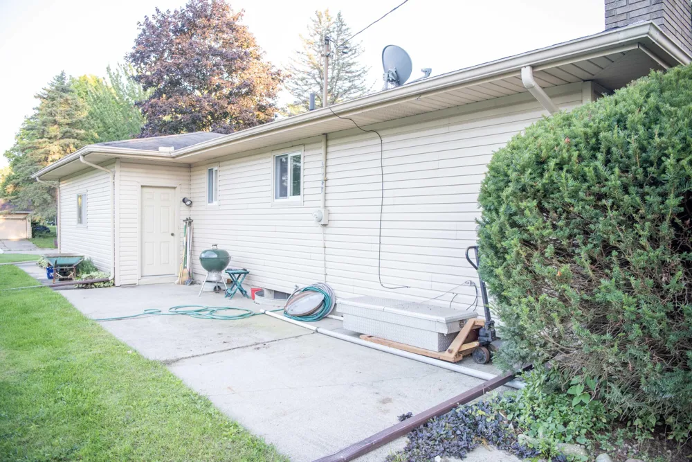 1282 Yorktown Drive Flint, MI 48532