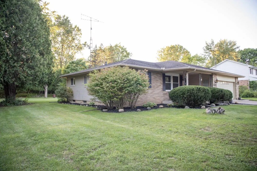1282 Yorktown Drive Flint, MI 48532