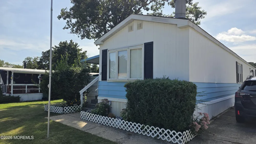17 Nancy Lane Barnegat, NJ 08005