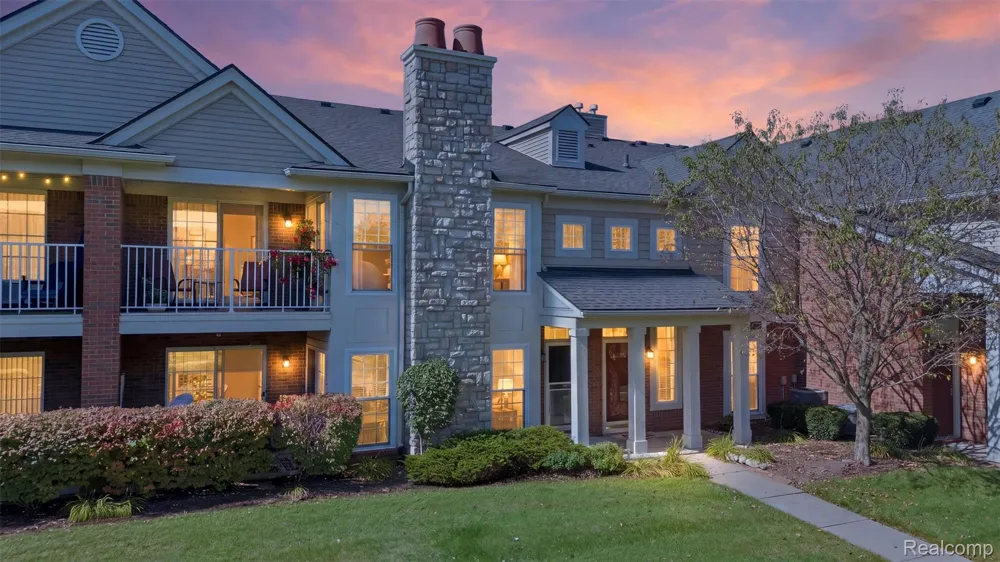 28259 Oakmonte Circle E Lyon Charter Township, MI 48165