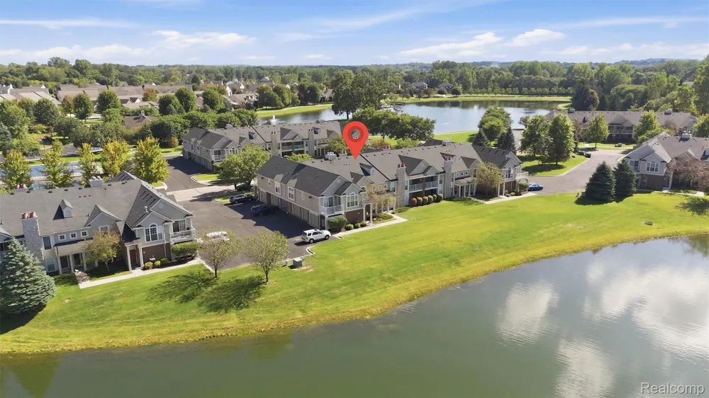 28259 Oakmonte Circle E Lyon Charter Township, MI 48165