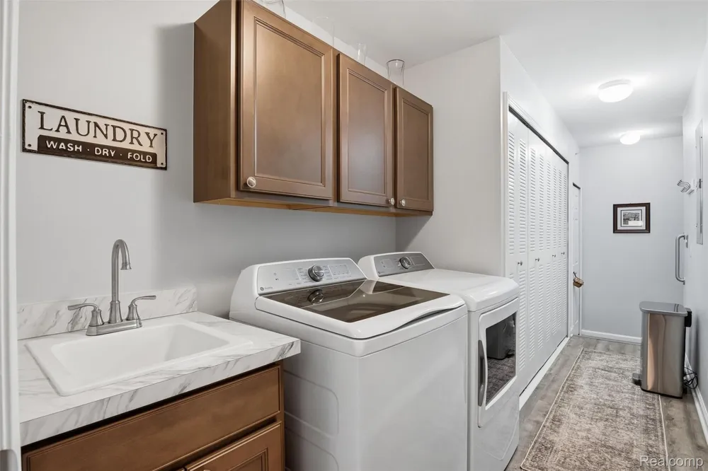 28259 Oakmonte Circle E Lyon Charter Township, MI 48165