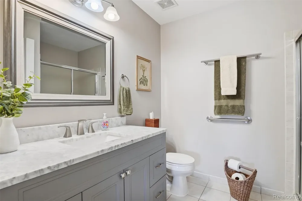 28259 Oakmonte Circle E Lyon Charter Township, MI 48165